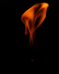 png en transparent, sur fond noir, lueurs de flammes artistique, graphique