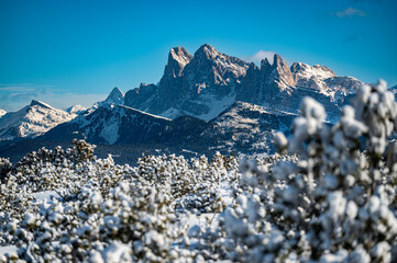 Discovering the Renon plateau in winter. Breathtaking views of the Dolomites.
