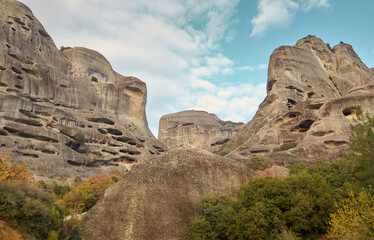 Fototapeta premium Mountain caves in Meteora, Greece