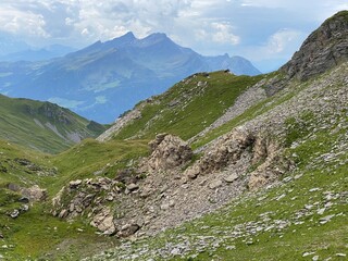 Rocky alpine peaks above Lake Melchsee or Melch Lake in the Uri Alps mountain massif, Kerns - Canton of Obwald, Switzerland (Kanton Obwalden, Schweiz)