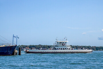 Obraz premium ferry connecting greenport to shelter island long island new york