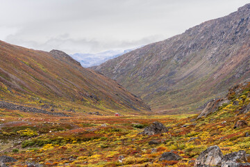 Obraz premium Hills and mountains on the Arctic Circle Trail which links Kangerlussuaq and Sisimiut, Greenland