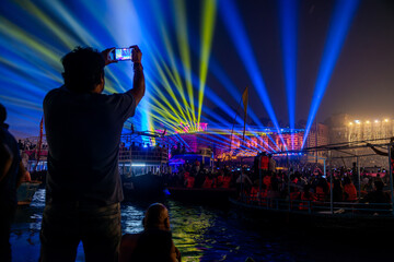 Das Dev Deepavali  ist das Fest von Kartik Poornima, das in der Stadt Varanasi Uttar Pradesh, Indien, gefeiert wird. Es fällt auf den Vollmond des hinduistischen Monats Kartik