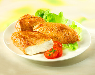 Putenbrustfilet mariniert, Geflügel, gebraten, Brustfilet, Salat, 