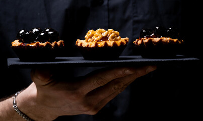 tris di dolcetti alle mandorle