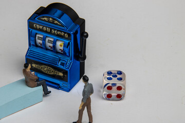 Gambling, chess and card games, electronic gambling, electronic chess and card games, gambling, Las Vegas, slot machines, Apple machines, entertainment, leisure, poker, horse racing, stocks.