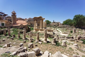 Obraz premium Baalbek is a large archaeological complex encompassing the ruins of an ancient Roman town in eastern Lebanon.