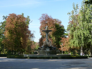 Fototapeta premium Madrid architecture fountain
