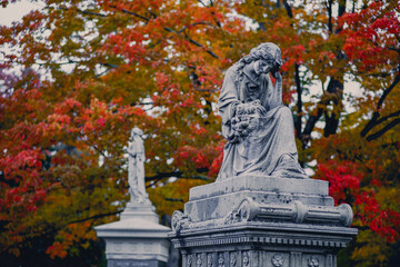 Obraz premium cemetary in autumn