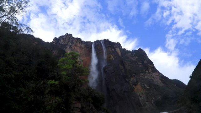 Angel Falls is the highest waterfall in the world, at 979 meters high, located in the State of Bol&iacute;var, southeastern Venezuela.
