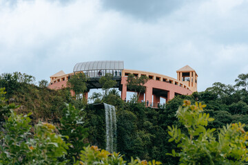 Parque Tanguá Curitiba vista da cachoeira e mirante 