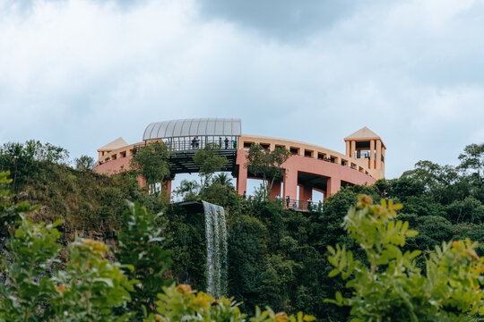 Parque Tangu&aacute; Curitiba vista da cachoeira e mirante 