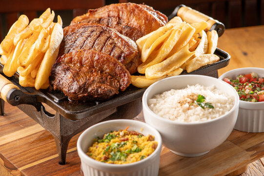 comidas frituras , carnes, lingui&ccedil;a,NHOQUE DE ABOBORA CABOTIA, QUEIJO, MOLHOS , PARMEGGIANA, BATATAS FRITAS, PICANHA, ARROZ, COMIDA DE BUTECO
