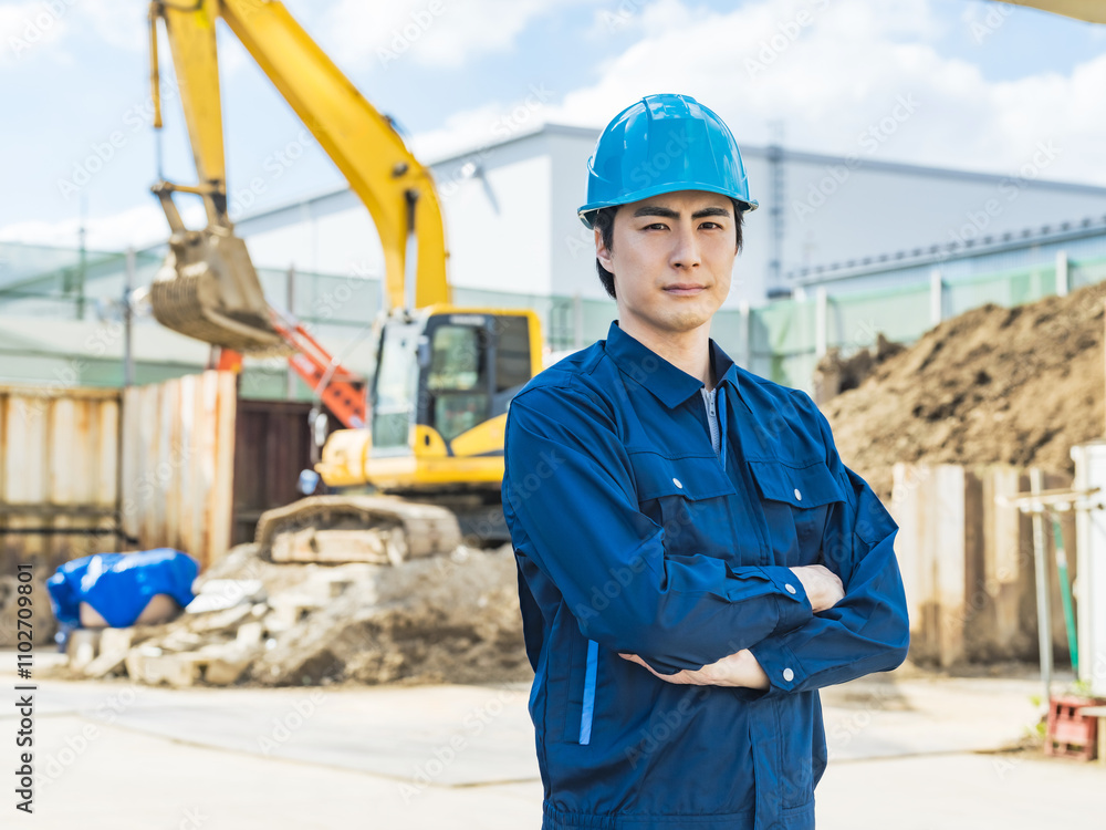 Aufkleber 産業廃棄物、処理場、建設、残土、土木、ゼネコン、工事、安全、現場、作業員、エンジニア、労働者、仕事、転職、就職、監督、ヘルメット、建機、重機、パワーショベル、盛り土、建設発生土、地盤改良、整地、建築、腕組み、自信、信頼、シリアス、真剣、人材、働く、検査、ビジネス、経営、工務店、事業、業務、公共、埋立、配管、工場、産業、回収、管理、リサイクル、処理、再生土、処分、人物