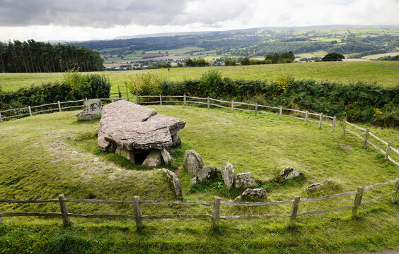 Arthurs Stone, Dorstone, Herefordshire, England. Prehistoric Neolithic chambered tomb dolmen burial site. 3700-2799 BC. View S. to The Golden Valley