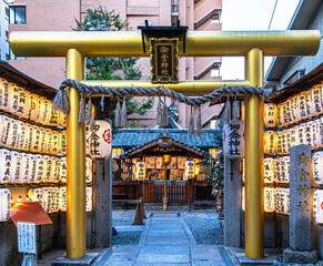 京都、御金神社