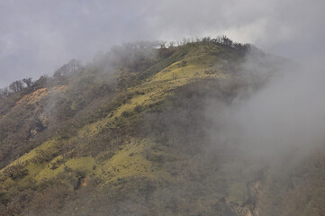 丹沢山地の丹沢山より　晴れ行く不動ノ峰
