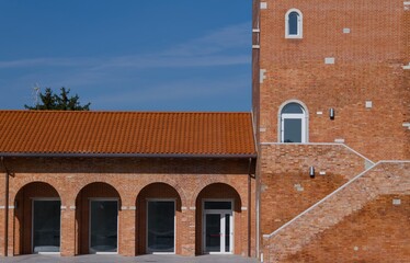 Camminare e fotografare la bellezza italiana nelle sue parti più affascinanti e nascoste 