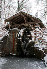 Obraz premium old mill in the snow