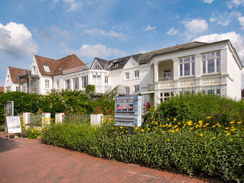 Kunstautomat and Freya Frahm Haus on Strandstrasse promenade in Laboe, Schleswig-Holstein, Germany