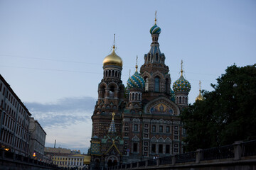 Naklejka premium Russia Saint Petersburg Church of the Savior on Spilled Blood on a cloudy summer day