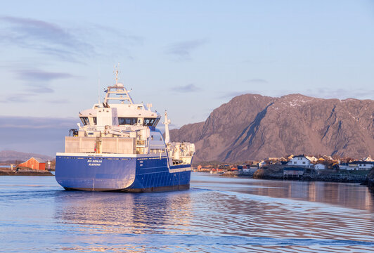 MS Ro Senja is a Norwegian wellboat built in 2023 at Larsnes Mekaniske Verksted as building number 70. MS "Ro Senja" was delivered to Rostein on January 13, 2023. Here passsing Br&oslash;nn&oslash;ysund