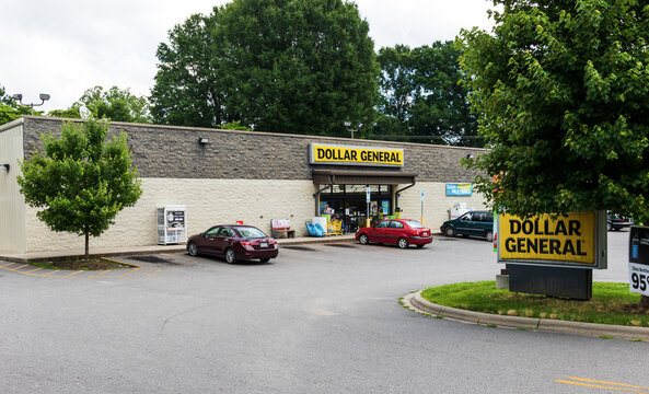 CATAWBA, NC, USA-22 JUNE 18:  Dollar General is an American chain of 16,500 variety stores, headquartered in Goodlettsville, Tennessee.