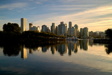 Naklejka premium Yaletown Tower Reflections Vancouver. Early morning light reflects off Yaletown condominiums. Vancouver. British Columbia, Canada.
