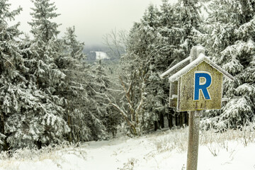 Eine winterliche Wanderung zum Bahnhof Rennsteig im verschneiten Thüringer Wald - Schmiedefeld - Thüringen - Deutschland