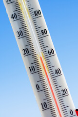 Close up of a thermometer showing 80 degrees Fahrenheit