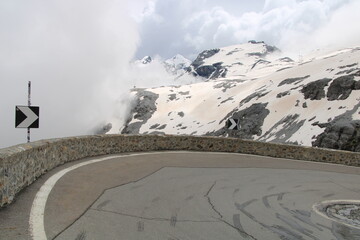 Serpentines at the Stilfser Joch (Passo dello Stelvio) - Cycling the transalpine route Via Claudia Augusta
