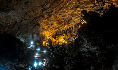 Exploration of stunning rock formations in Parque Nacional Grutas de Cacahuamilpa