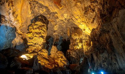 Exploring the natural wonders of Grutas de Cacahuamilpa in Mexico