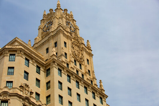 Fachada de edificios antiguos en Madrid