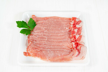 パックに入った豚ロース肉