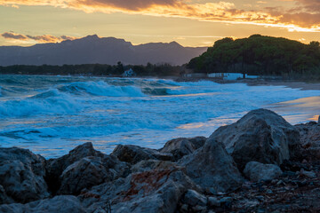 Abendstimmung an der Playa de Rifá in Tarragona, Autonome Gemeinschaft Katalonien, Spanien