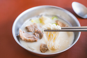 ソルロンタン　素麺入り