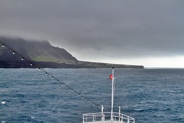 Insel Tristan da Cunha unter dichten Wolken