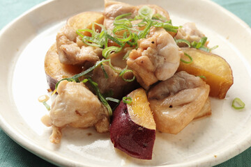 サツマイモと鶏肉の煮物