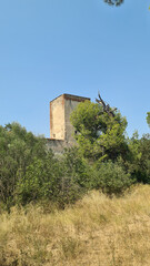 La tour de l'ancienne commanderie du Mas Deu