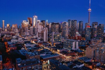 Obraz premium Toronto downtown city skyline at night, Ontario, Canada.