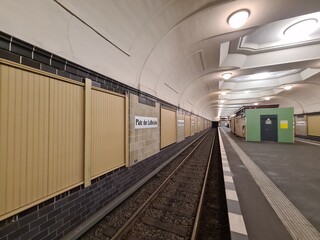 Bahngleise der U - Bahn am Platz der Luftbrücke in Berlin Kreuzberg/Tempelhof