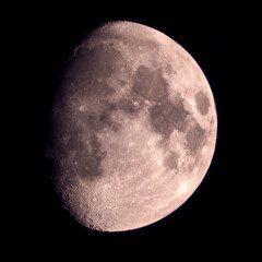 48 11/11/2024 Waxing Gibbous Moon at 81.3% Illumination