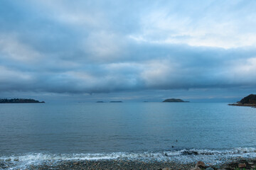 Paysage de mer le soir à Trélévern - Bretagne