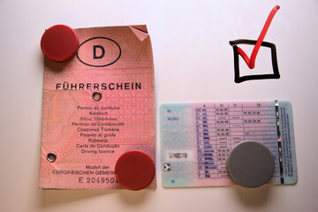 Alter und neuer Führerschein