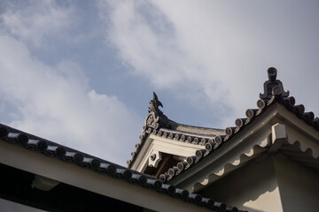 Detalle de castillo japon&eacute;s, en un dia soleado