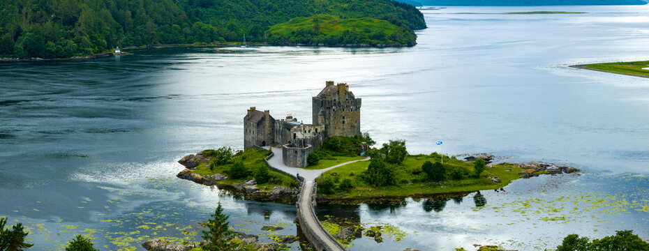 Eilean Donan Castle - Dornie, UK