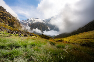 Fototapeta premium Annapurna Base Camp trekking landscape in the Nepal Himalayas in autumn