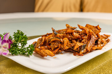 Fried eel with ginger