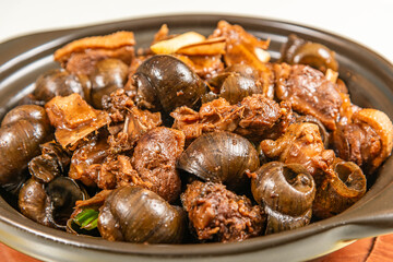 Stewed Green-headed Duck with Snails